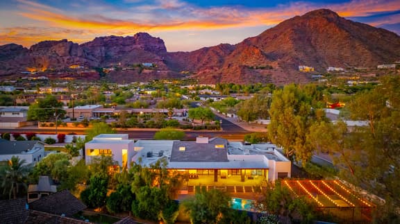 Manor on Camelback - Image 1
